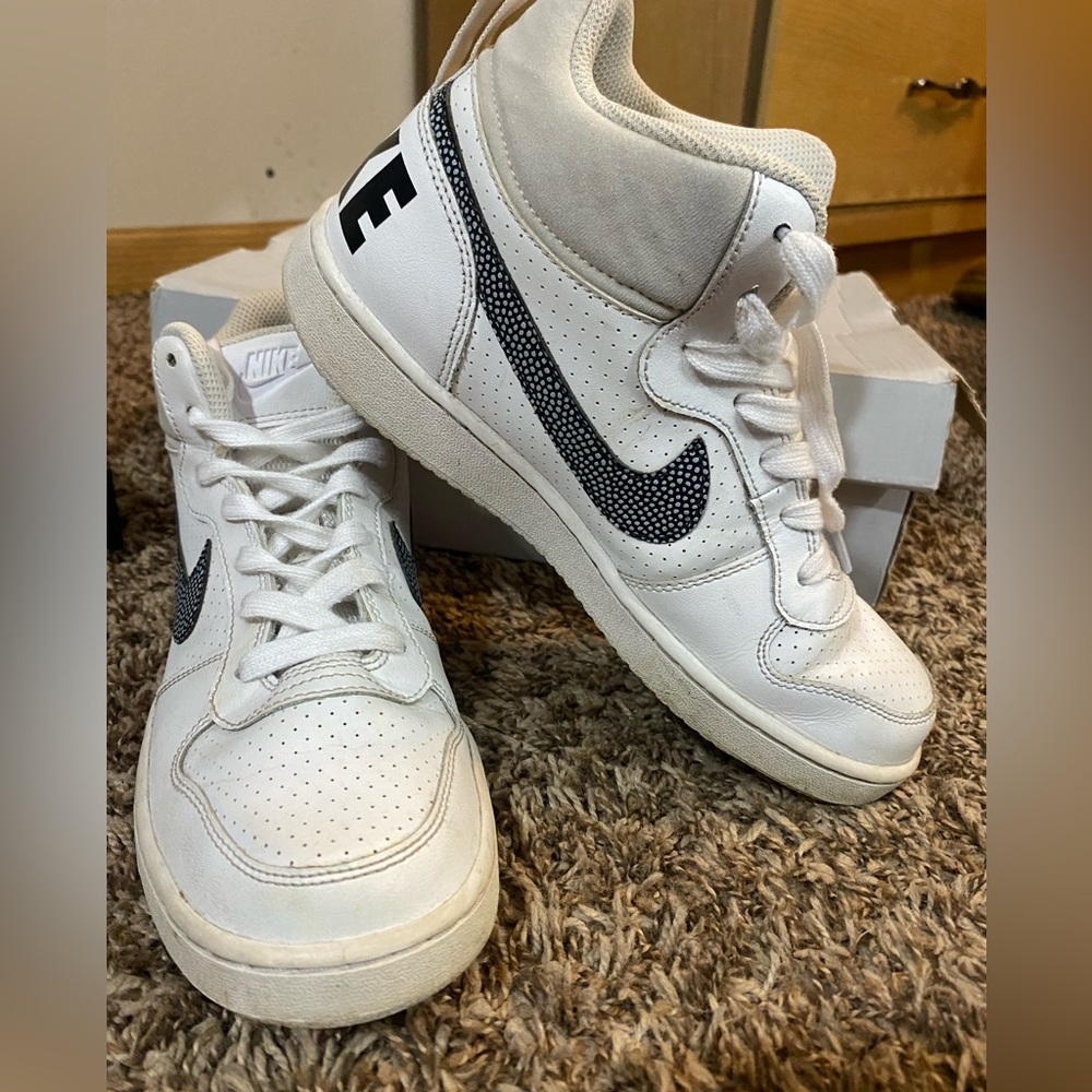 NIKE Black and White